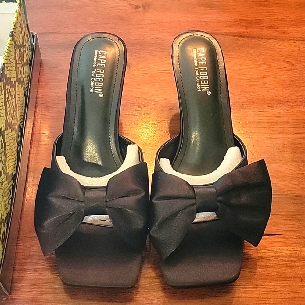 Cape Robbin Lucie VC square toe satin kitten heel